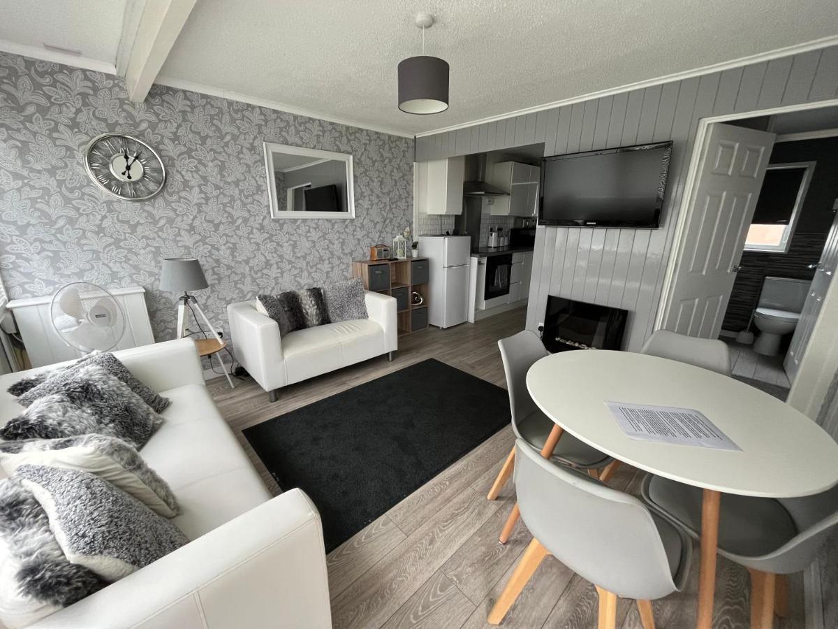 Holidayz, Chalet 58, Hemsby - Beautifully Presented Two Bed Chalet, Sleeps 4 With Free Wi-Fi Plus Pet Friendly 外观 照片